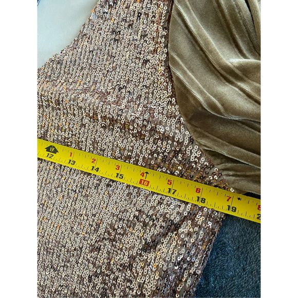 Cable & Gauge Sequins/ Velvet V Neck Top Sz M - Picture 7 of 10